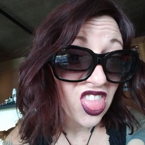 Meet your Posher, Carly